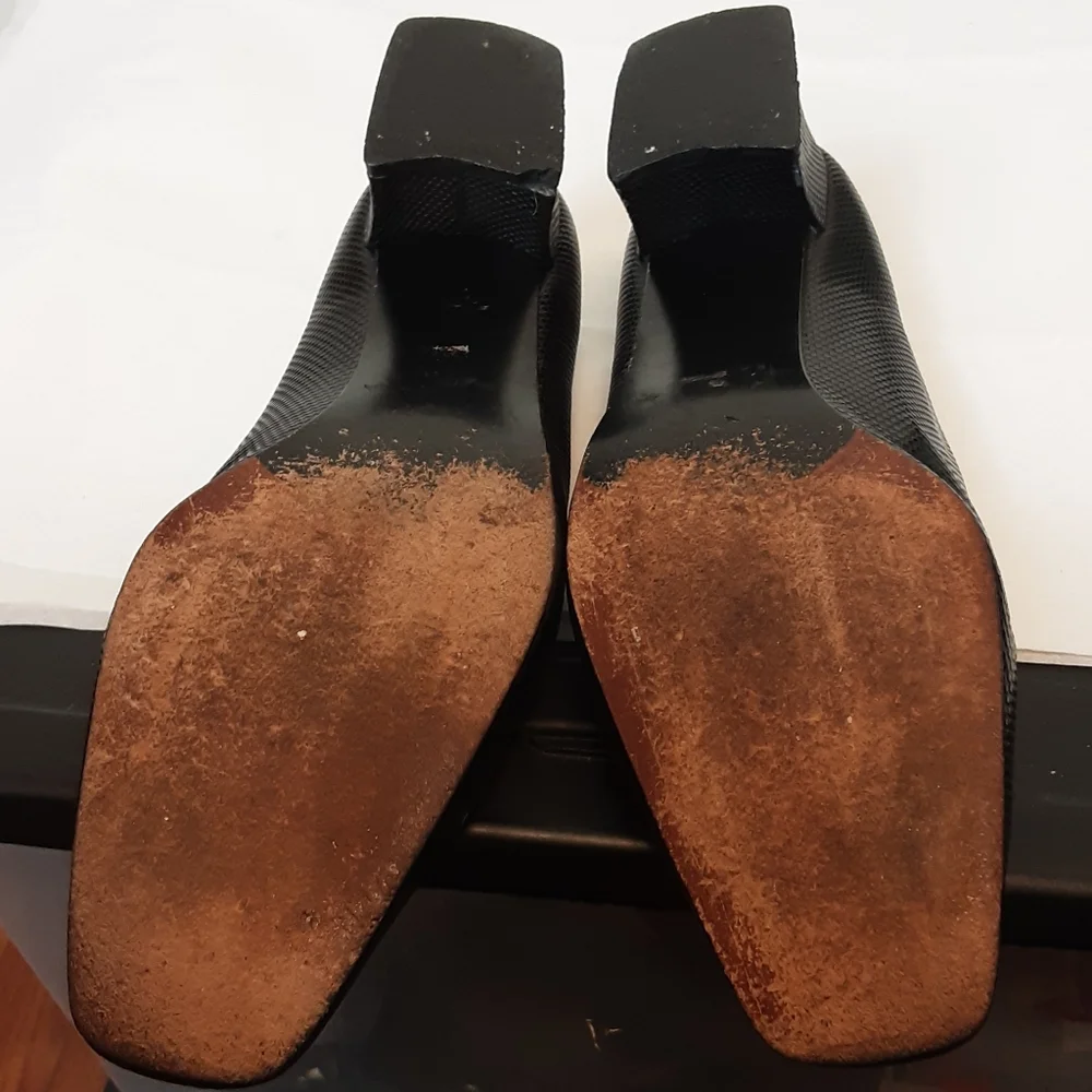Stuart Weitzman flat good